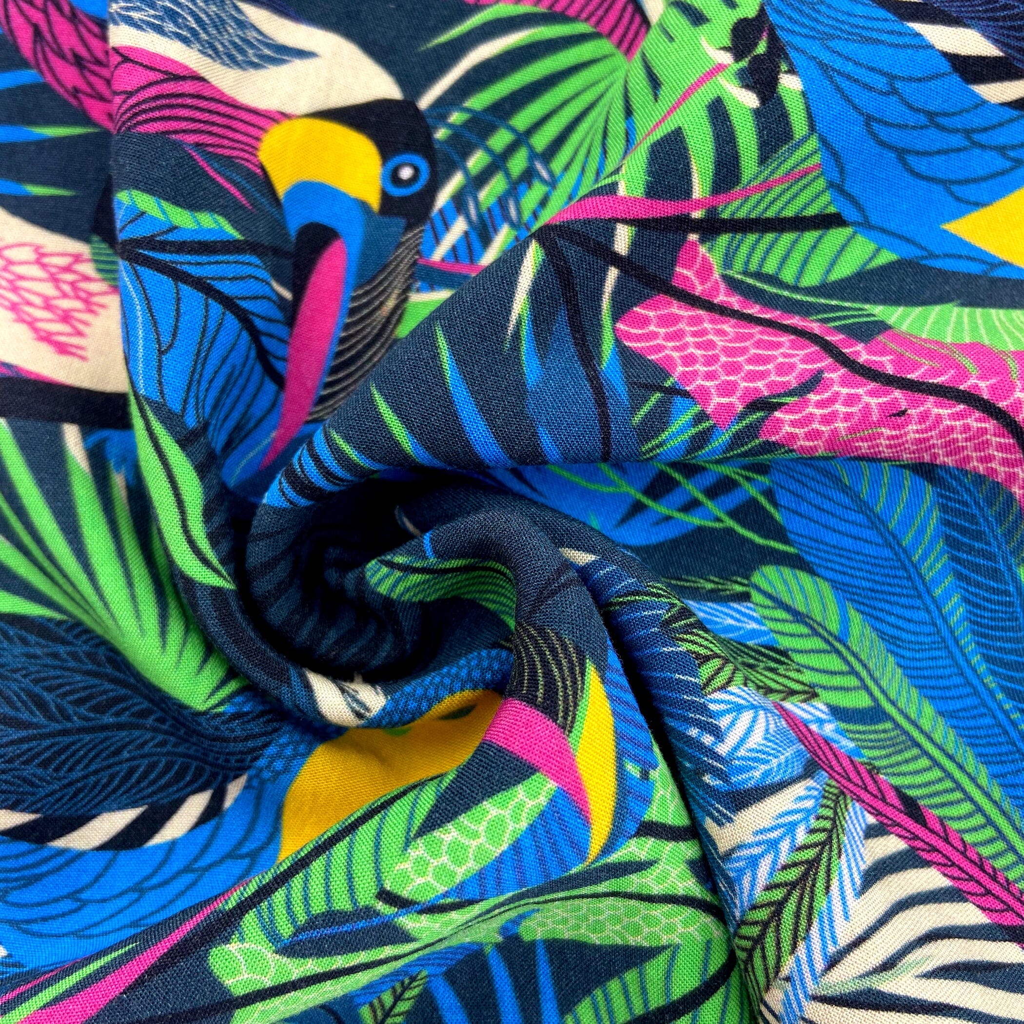 Men's Colorful Tropical Toco Toucan Birds Patterned Button Down Shirt