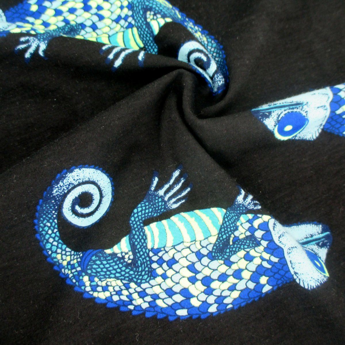 Rock Atoll Men's Neon Chameleon Iguana All Over Print Round Neck Tee T-Shirt in Black