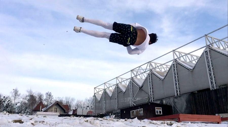 parkour in mens shorts